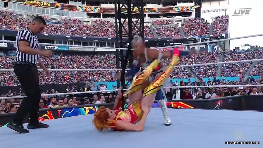 WWE_SummerSlam_2022_720p_WEB_h264-HEEL_mp4_000691054.jpg