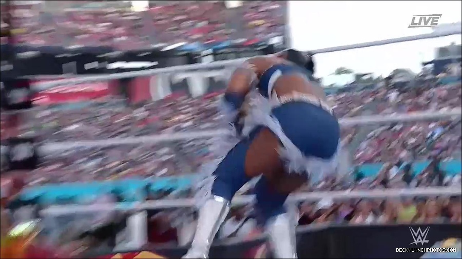 WWE_SummerSlam_2022_720p_WEB_h264-HEEL_mp4_000691854.jpg