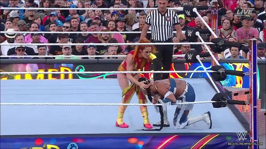 WWE_SummerSlam_2022_720p_WEB_h264-HEEL_mp4_000707854.jpg