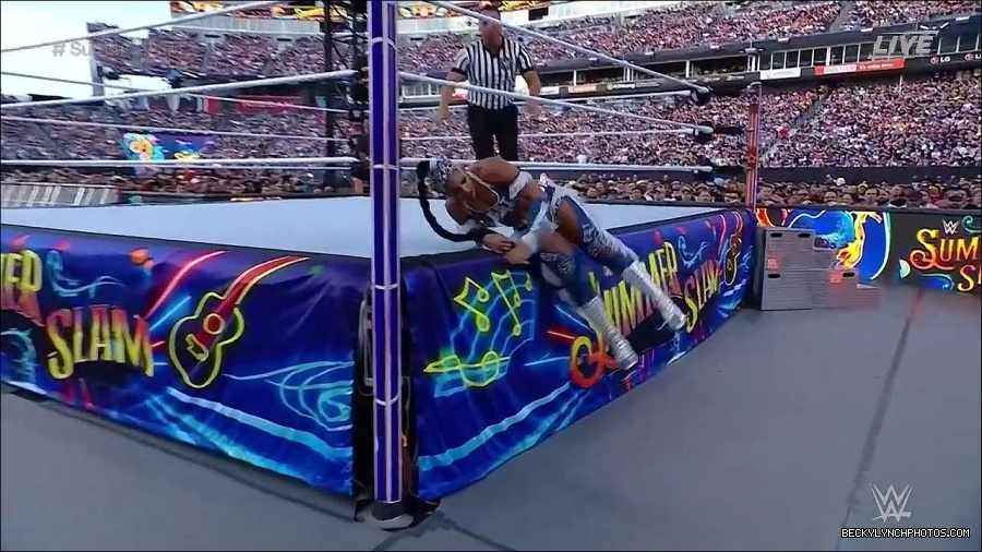 WWE_SummerSlam_2022_720p_WEB_h264-HEEL_mp4_000743854.jpg