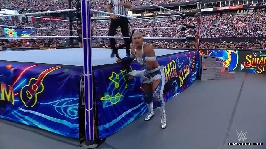 WWE_SummerSlam_2022_720p_WEB_h264-HEEL_mp4_000744254.jpg