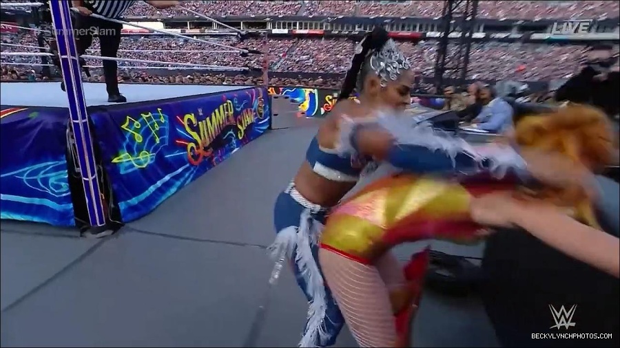 WWE_SummerSlam_2022_720p_WEB_h264-HEEL_mp4_000745854.jpg