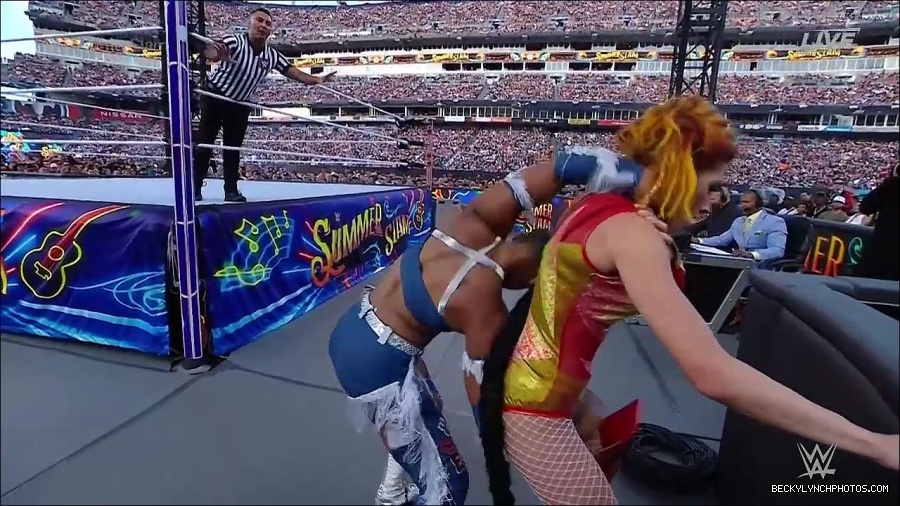 WWE_SummerSlam_2022_720p_WEB_h264-HEEL_mp4_000747454.jpg