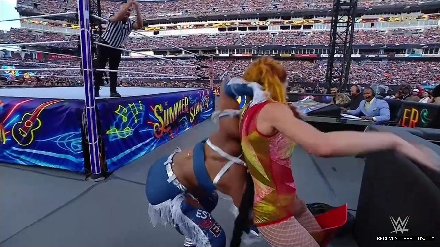 WWE_SummerSlam_2022_720p_WEB_h264-HEEL_mp4_000747854.jpg
