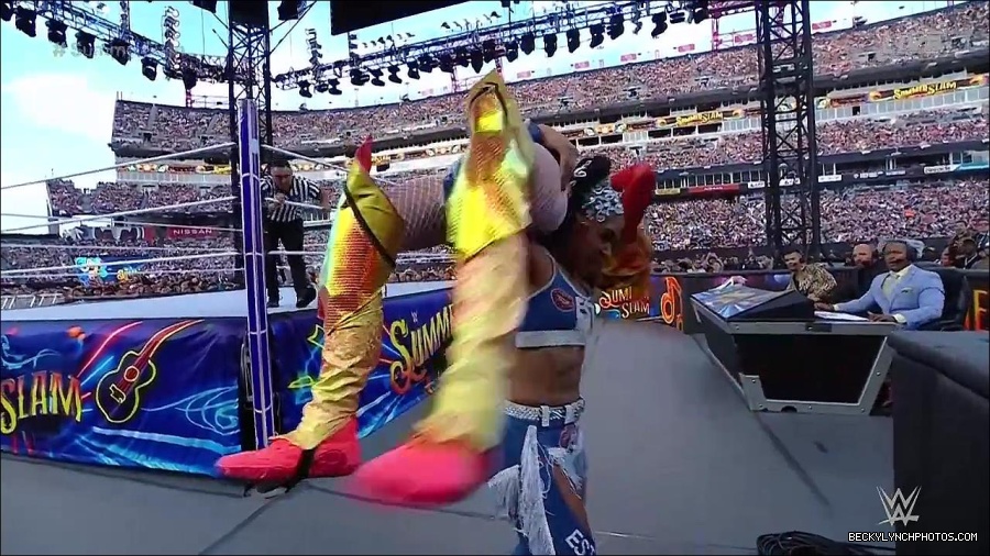 WWE_SummerSlam_2022_720p_WEB_h264-HEEL_mp4_000749454.jpg