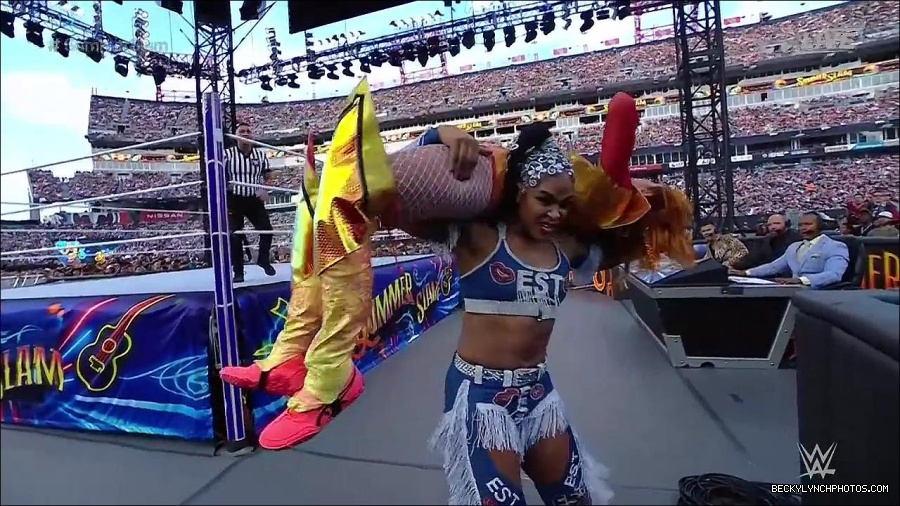 WWE_SummerSlam_2022_720p_WEB_h264-HEEL_mp4_000749854.jpg