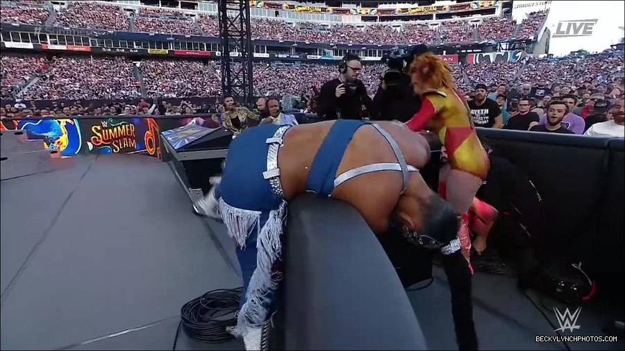 WWE_SummerSlam_2022_720p_WEB_h264-HEEL_mp4_000756254.jpg
