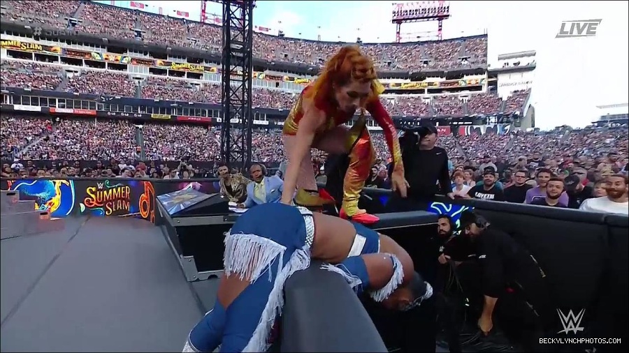 WWE_SummerSlam_2022_720p_WEB_h264-HEEL_mp4_000758654.jpg