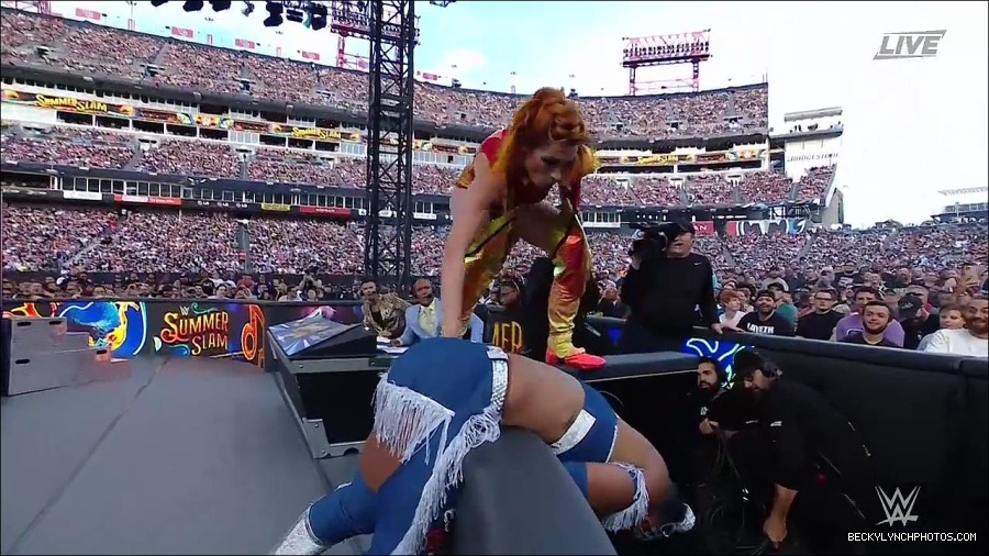 WWE_SummerSlam_2022_720p_WEB_h264-HEEL_mp4_000759054.jpg