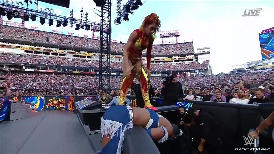 WWE_SummerSlam_2022_720p_WEB_h264-HEEL_mp4_000759854.jpg