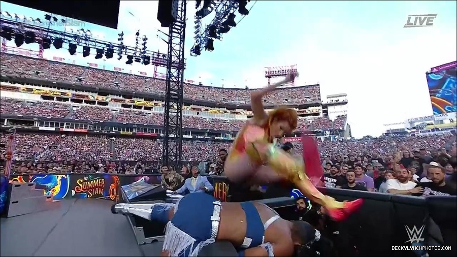 WWE_SummerSlam_2022_720p_WEB_h264-HEEL_mp4_000760654.jpg