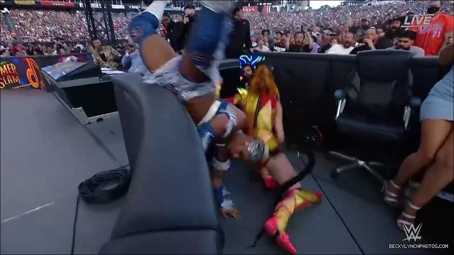 WWE_SummerSlam_2022_720p_WEB_h264-HEEL_mp4_000761454.jpg