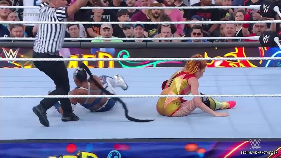 WWE_SummerSlam_2022_720p_WEB_h264-HEEL_mp4_000776254.jpg