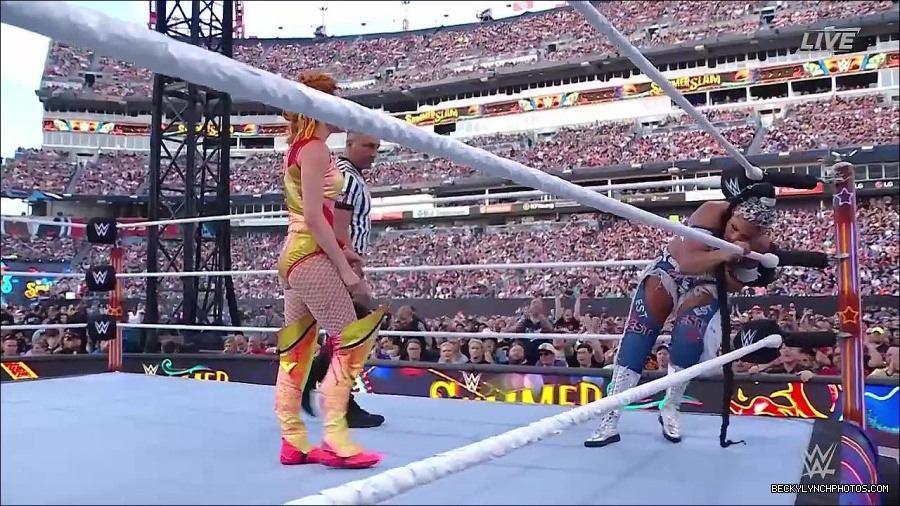 WWE_SummerSlam_2022_720p_WEB_h264-HEEL_mp4_000816254.jpg