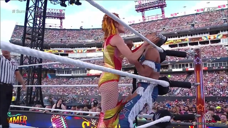 WWE_SummerSlam_2022_720p_WEB_h264-HEEL_mp4_000819454.jpg