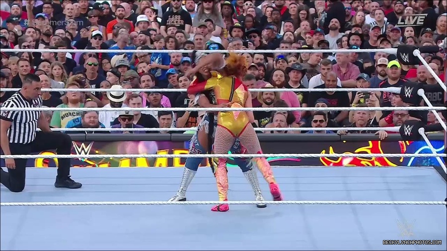 WWE_SummerSlam_2022_720p_WEB_h264-HEEL_mp4_000828054.jpg