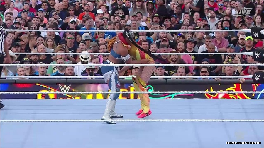 WWE_SummerSlam_2022_720p_WEB_h264-HEEL_mp4_000831254.jpg