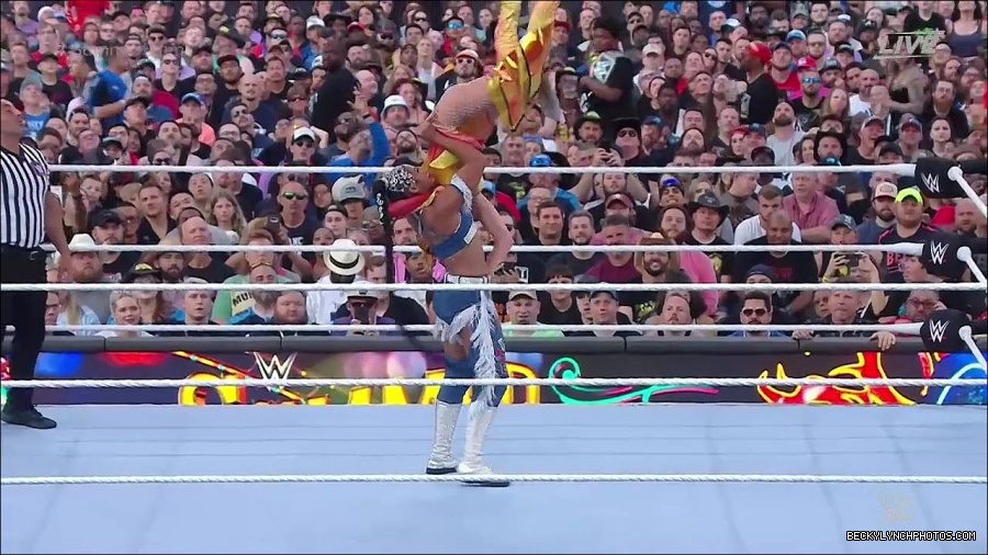 WWE_SummerSlam_2022_720p_WEB_h264-HEEL_mp4_000832454.jpg