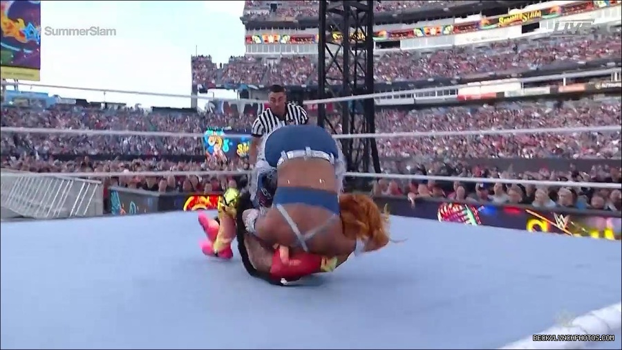 WWE_SummerSlam_2022_720p_WEB_h264-HEEL_mp4_000834454.jpg