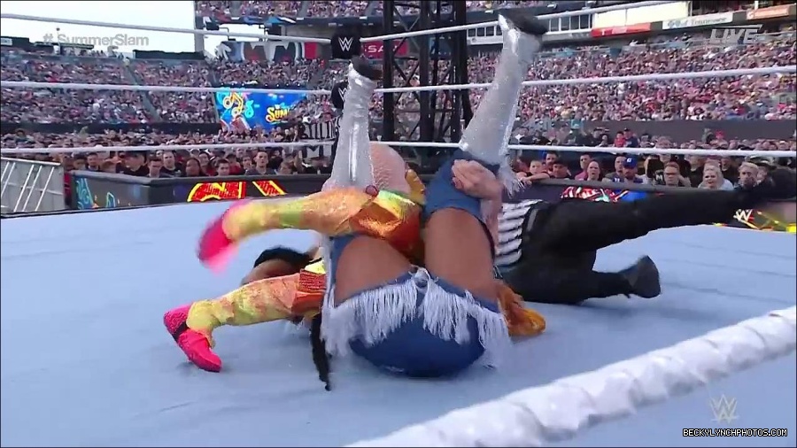 WWE_SummerSlam_2022_720p_WEB_h264-HEEL_mp4_000835654.jpg