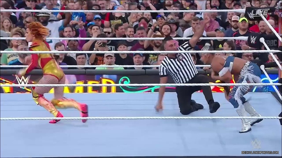 WWE_SummerSlam_2022_720p_WEB_h264-HEEL_mp4_000838054.jpg