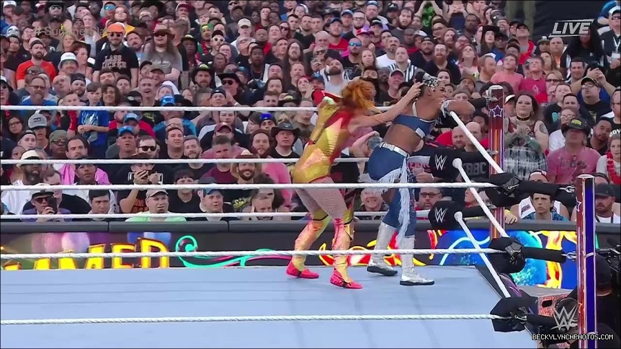 WWE_SummerSlam_2022_720p_WEB_h264-HEEL_mp4_000850054.jpg