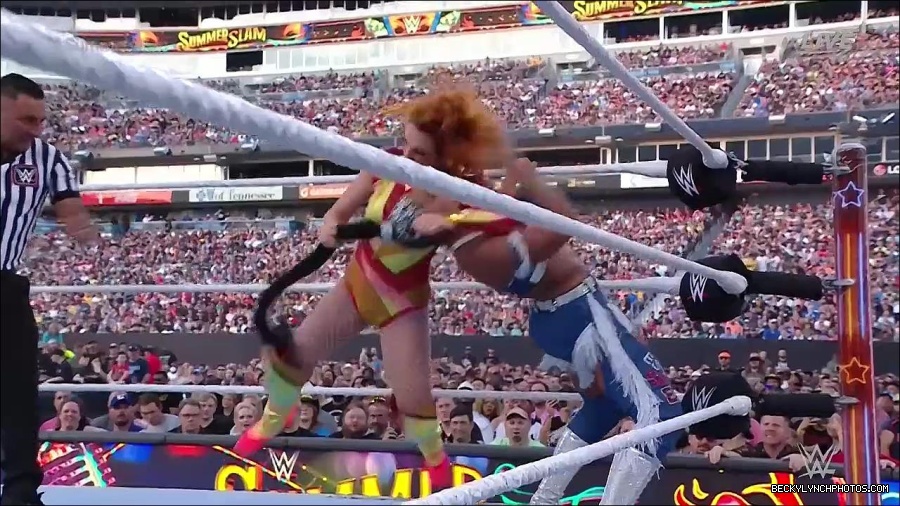 WWE_SummerSlam_2022_720p_WEB_h264-HEEL_mp4_000852054.jpg