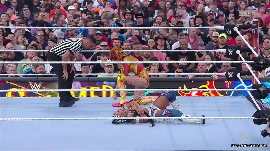 WWE_SummerSlam_2022_720p_WEB_h264-HEEL_mp4_000864454.jpg