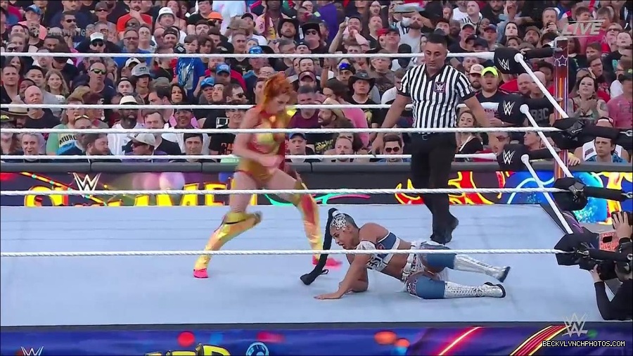 WWE_SummerSlam_2022_720p_WEB_h264-HEEL_mp4_000877654.jpg
