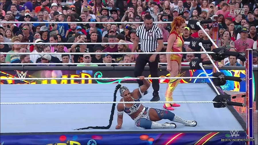 WWE_SummerSlam_2022_720p_WEB_h264-HEEL_mp4_000880054.jpg