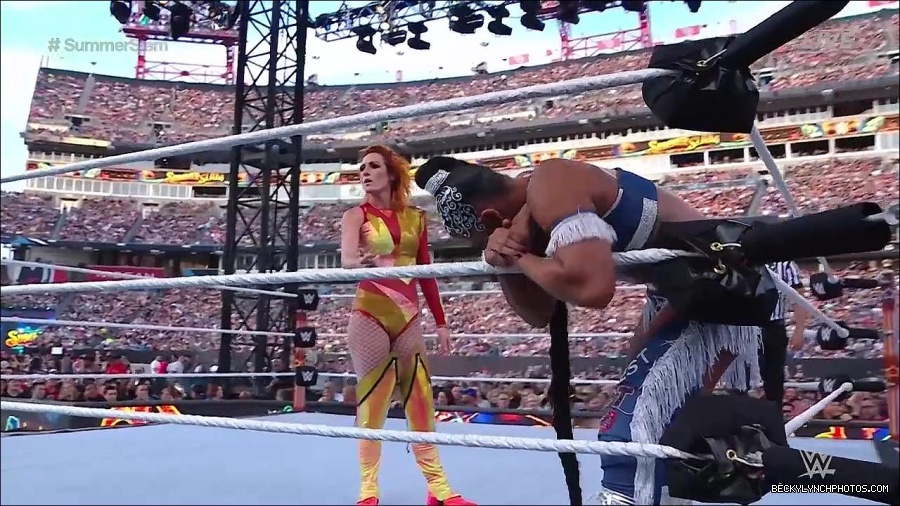 WWE_SummerSlam_2022_720p_WEB_h264-HEEL_mp4_000890454.jpg