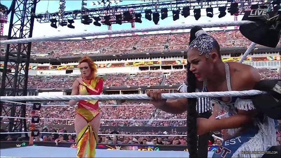 WWE_SummerSlam_2022_720p_WEB_h264-HEEL_mp4_000894854.jpg