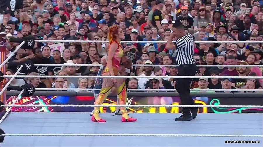 WWE_SummerSlam_2022_720p_WEB_h264-HEEL_mp4_000945254.jpg