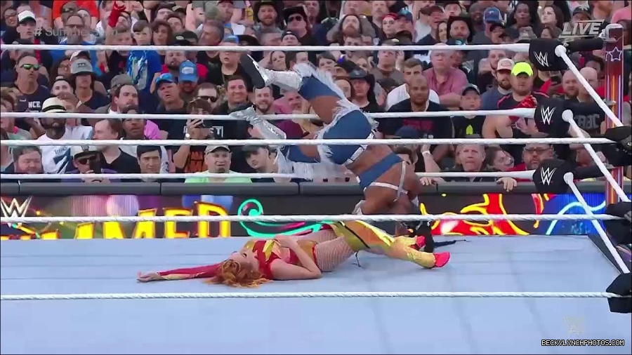 WWE_SummerSlam_2022_720p_WEB_h264-HEEL_mp4_000956854.jpg