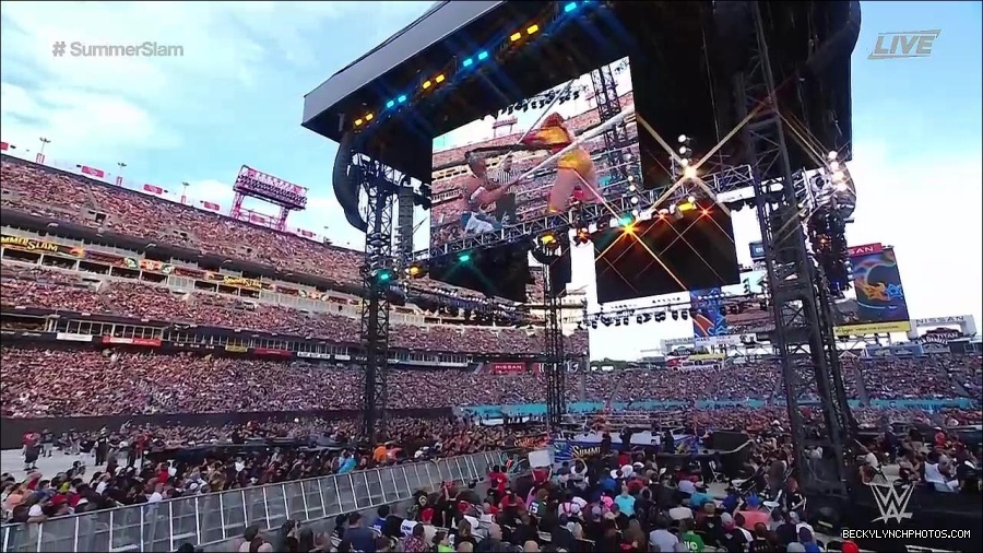 WWE_SummerSlam_2022_720p_WEB_h264-HEEL_mp4_000982854.jpg