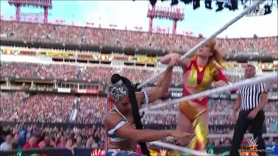 WWE_SummerSlam_2022_720p_WEB_h264-HEEL_mp4_000987254.jpg