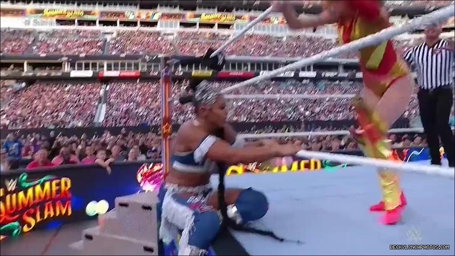 WWE_SummerSlam_2022_720p_WEB_h264-HEEL_mp4_000988054.jpg