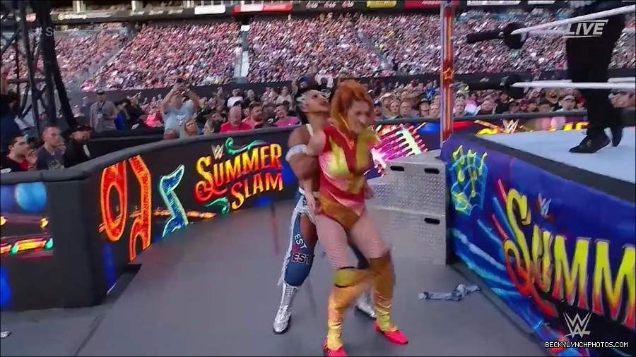 WWE_SummerSlam_2022_720p_WEB_h264-HEEL_mp4_000999654.jpg