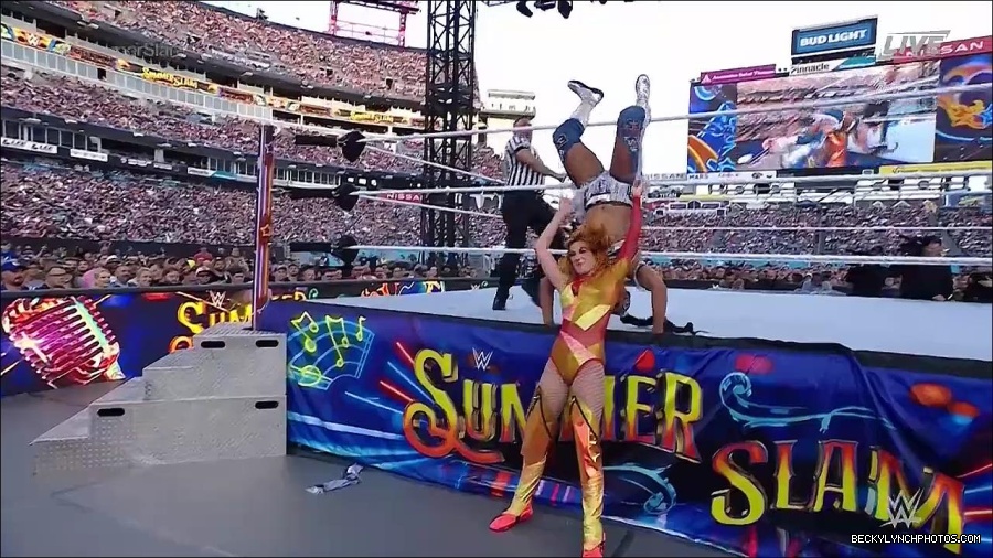 WWE_SummerSlam_2022_720p_WEB_h264-HEEL_mp4_001008054.jpg