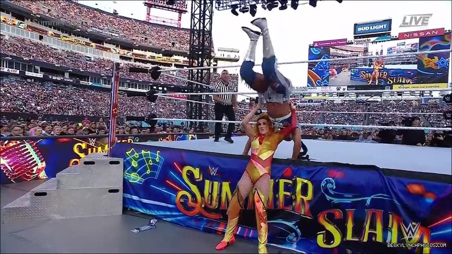 WWE_SummerSlam_2022_720p_WEB_h264-HEEL_mp4_001008854.jpg