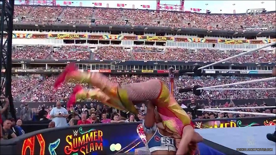 WWE_SummerSlam_2022_720p_WEB_h264-HEEL_mp4_001012854.jpg