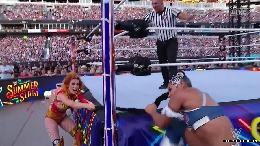 WWE_SummerSlam_2022_720p_WEB_h264-HEEL_mp4_001020854.jpg
