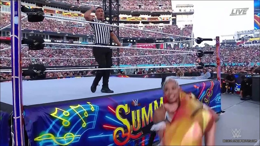 WWE_SummerSlam_2022_720p_WEB_h264-HEEL_mp4_001026454.jpg