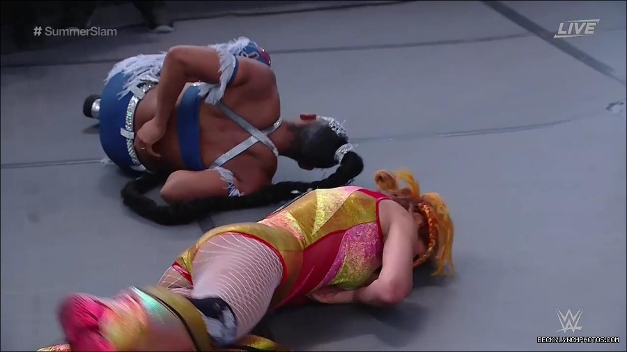 WWE_SummerSlam_2022_720p_WEB_h264-HEEL_mp4_001032854.jpg