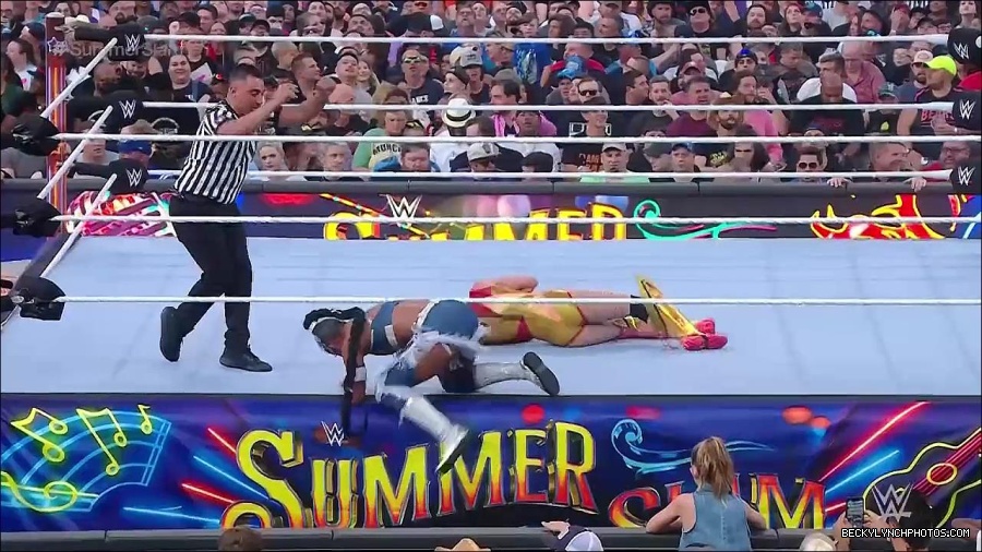 WWE_SummerSlam_2022_720p_WEB_h264-HEEL_mp4_001045254.jpg
