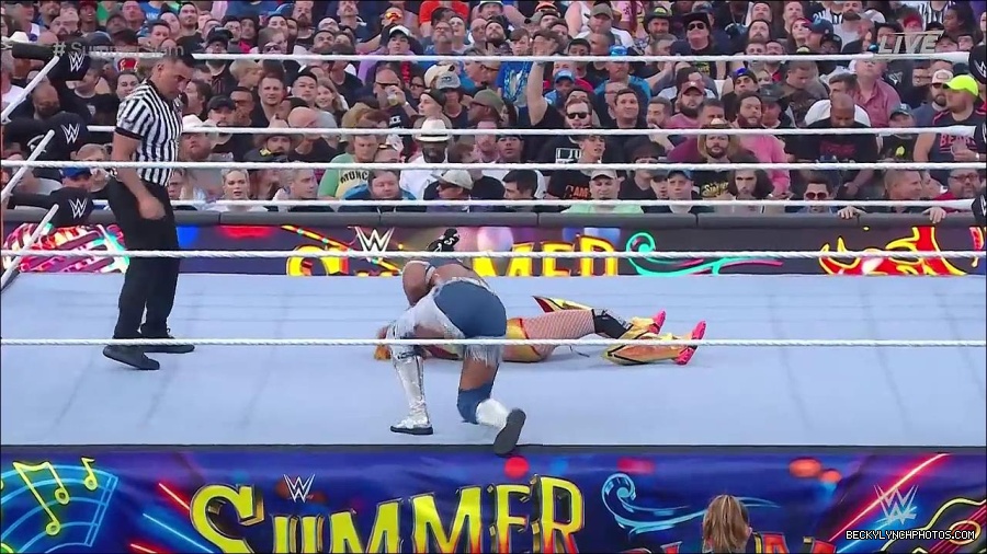 WWE_SummerSlam_2022_720p_WEB_h264-HEEL_mp4_001047654.jpg