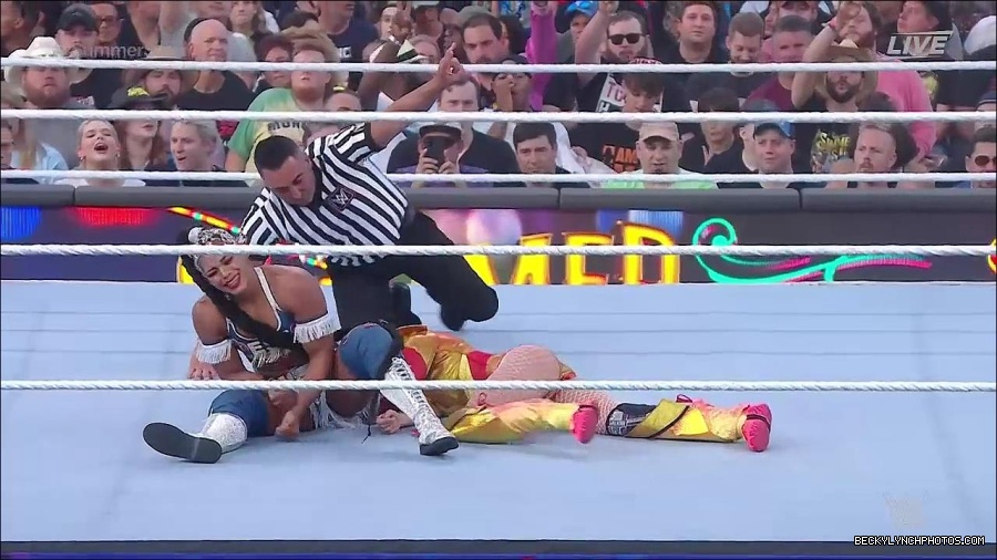WWE_SummerSlam_2022_720p_WEB_h264-HEEL_mp4_001056454.jpg