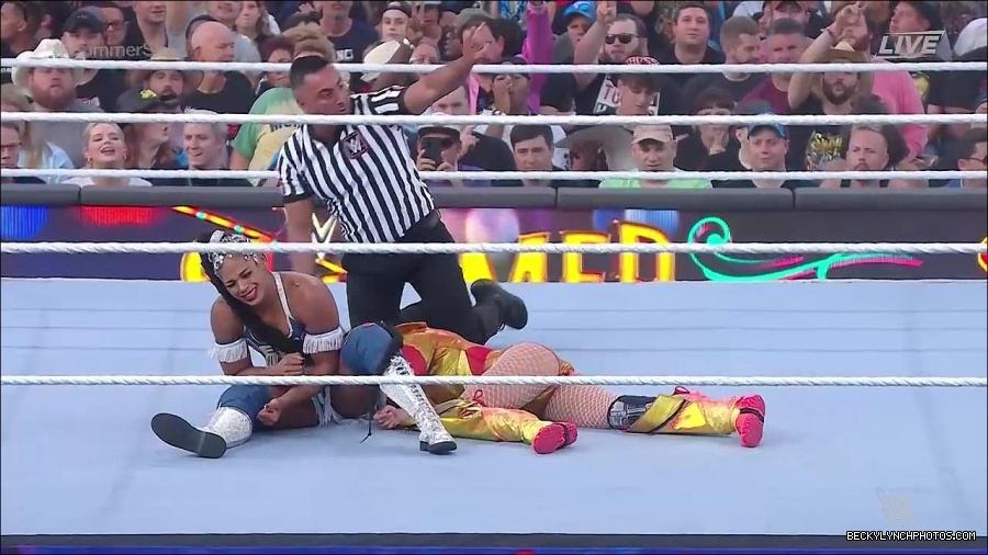 WWE_SummerSlam_2022_720p_WEB_h264-HEEL_mp4_001056854.jpg