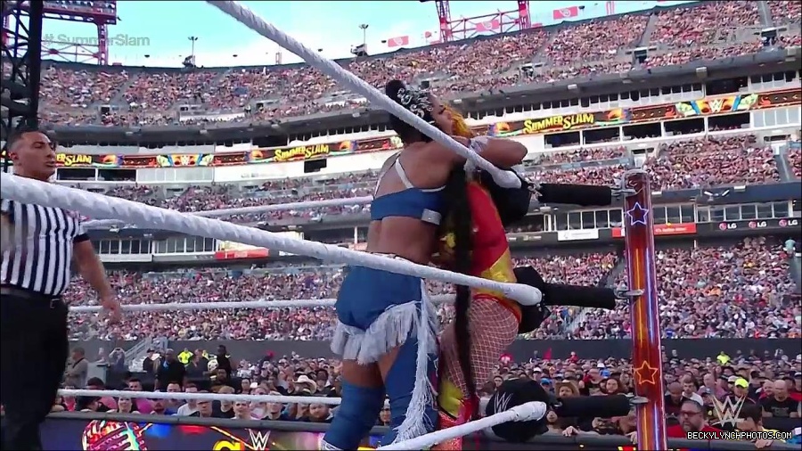 WWE_SummerSlam_2022_720p_WEB_h264-HEEL_mp4_001084454.jpg