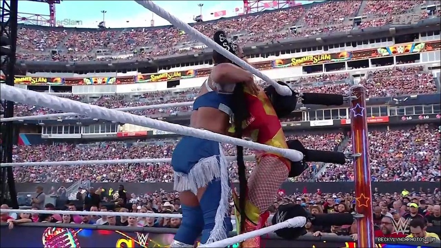 WWE_SummerSlam_2022_720p_WEB_h264-HEEL_mp4_001085254.jpg